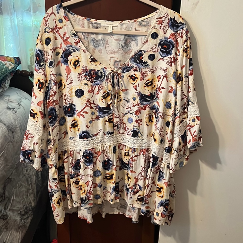 Maurice’s 2x top